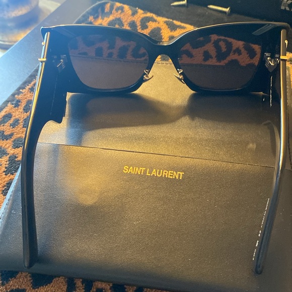 Saint Laurent SLM119F BLAZE 001 Black Oversized Cat Eye Women Sunglasses - Picture 6 of 17